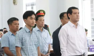 Cựu giám đốc Sở Xây dựng Đăk Nông bị phạt hơn 2 năm tù Cựu giám đốc Sở Xây dựng Đăk Nông bị phạt hơn 2 năm tù