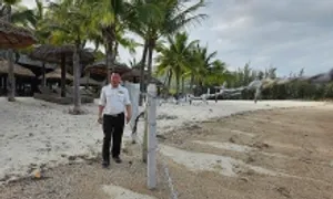 Công ty du lịch lập hàng rào thép gai chắn biển Nha Trang