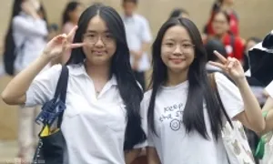 Đề thi môn Văn lớp 10 trường chuyên Khoa học Xã hội và Nhân văn